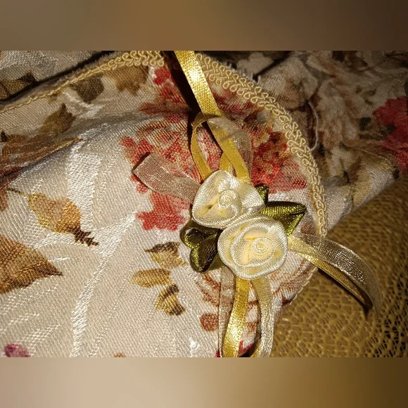 Vintage Baroque style jewelry holder - Picture 2 of 12